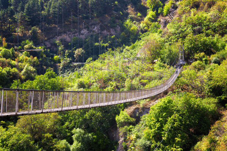 Khndzoresk – The cave village frozen in time