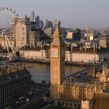 Rent a car near me for a smooth shopping experience in London