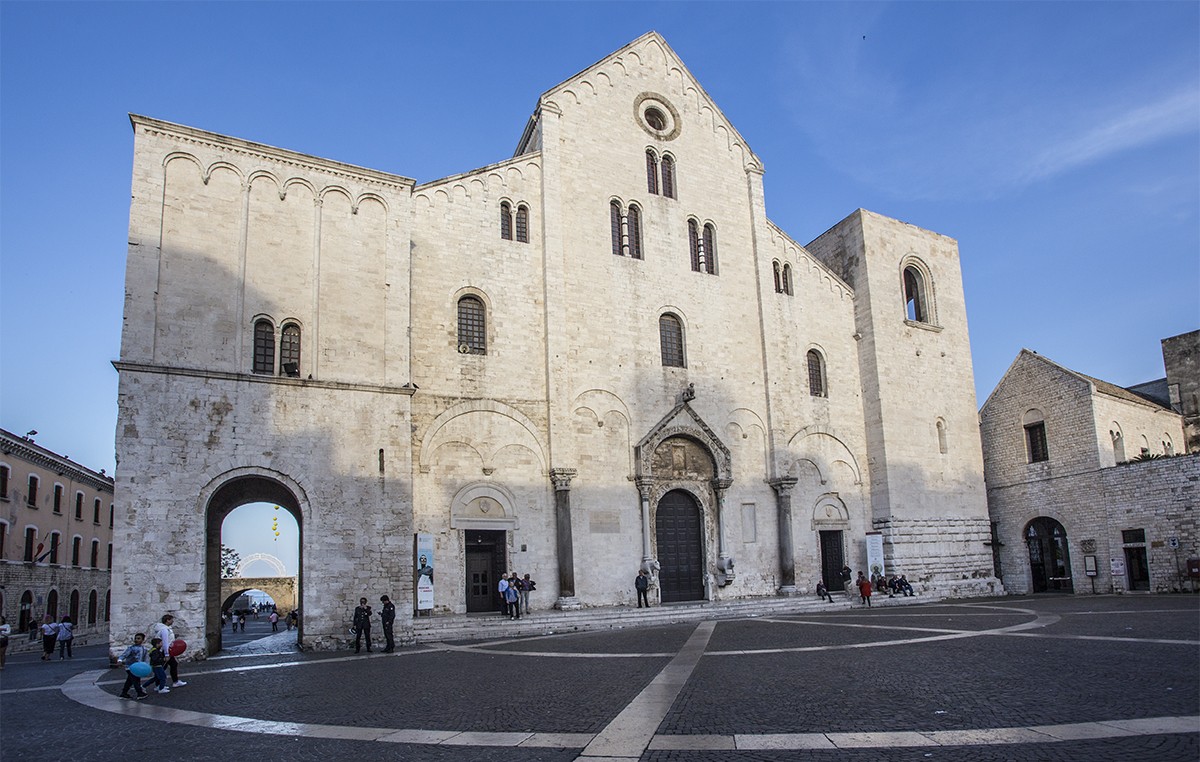 BARI BASILICA SAN NICOLA
