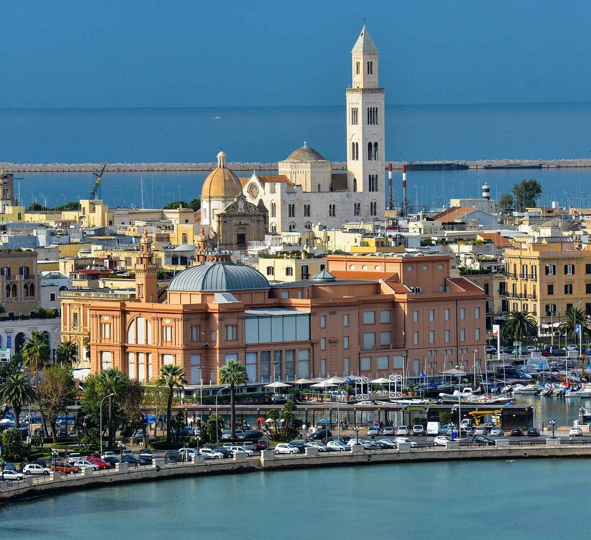 BARI LUNGOMARE